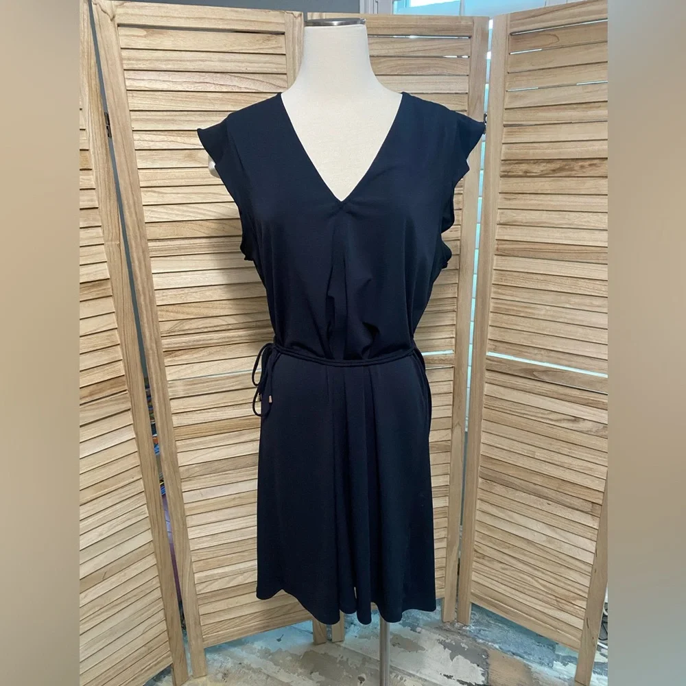 H&M navy blue short sleeve v neck dress , size medium , good condition - Picture 1 of 3